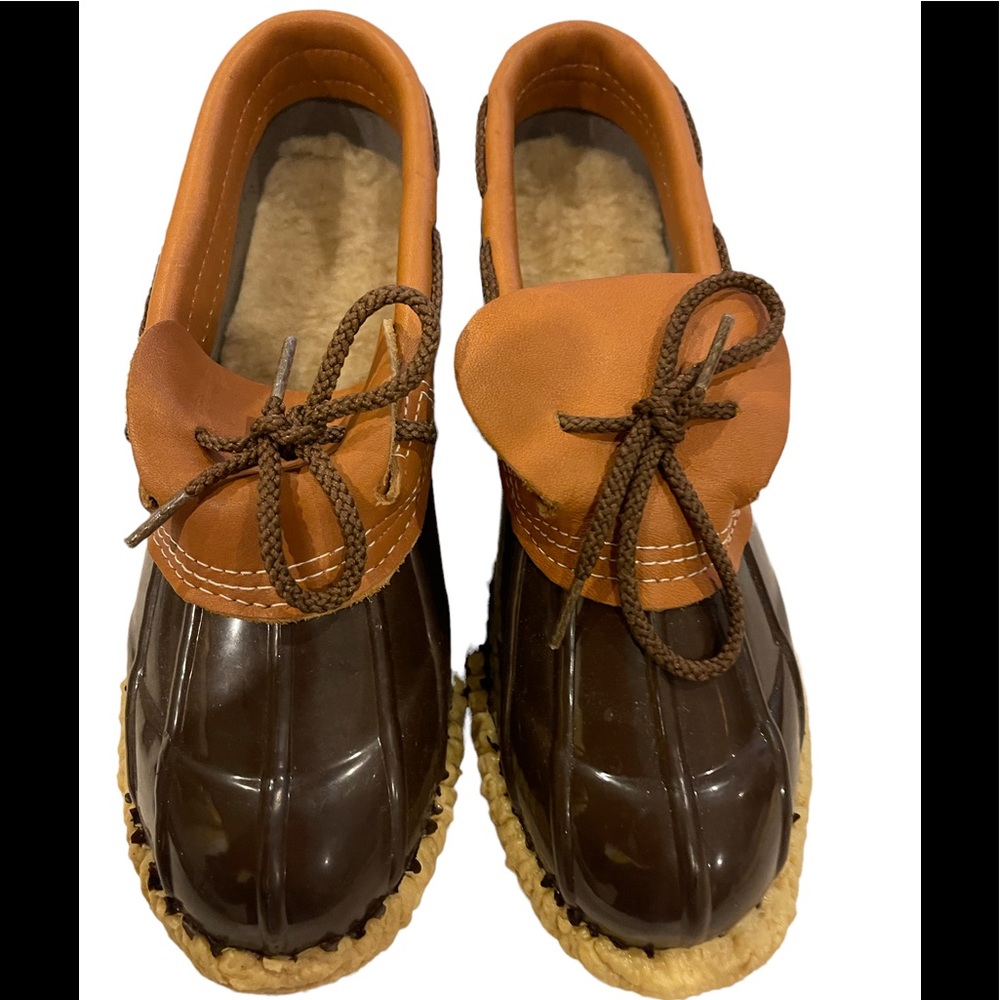 WOMEN’S BROWN & TAN WATERPROOF DUCK SHOES FOR RAIN. SNOW AND SLUSH, SIZE 8